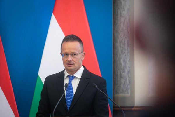 Szijjártó: Maďarsko odolá tlaku a nezúčastní sa na výcviku vojakov na Ukrajine