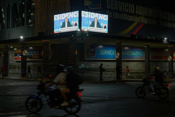 Maduro vyhlásil vo Venezuele výnimočný stav, obvinil USA z útoku