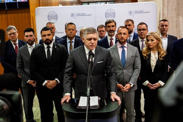 Opozícia: Fico v januári o prevrate na Slovensku klamal