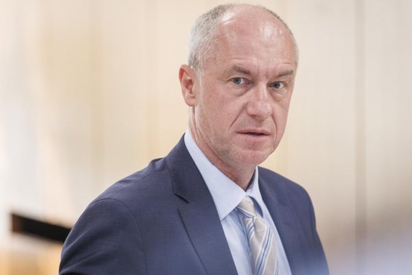 Za Demokratov sa bude uchádzať o post predsedu Košického samosprávneho kraja Karel Hirman