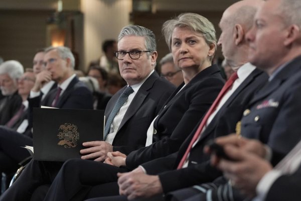 Británia vyšle do severného Atlantiku skupinu lietadlových lodí