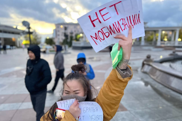 V Rusku za zdvihla vlna nespokojnosti. Na protestoch dnes zatkli už stovky demonštrantov