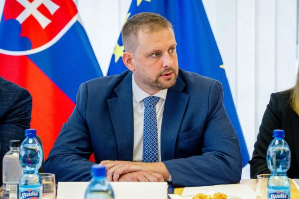 Opozícia žiada odvolanie ministra zdravotníctva Kamila Šaška, po verdikte prokuratúry hovorí o škandále Hlasu