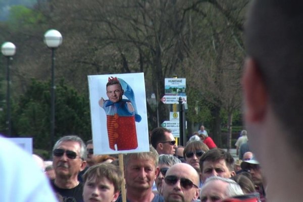 Keby mali dereše, tak nás budú bičovať