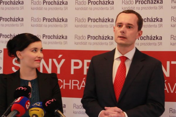 Procházka: Niektorí vešajú hlavy, ale voľby majú otvorený koniec