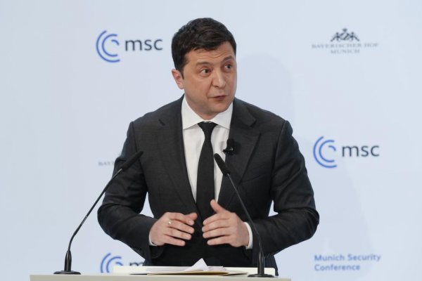 Zelenskyj navrhol Putinovi stretnutie, aby odvrátil hroziacu inváziu 