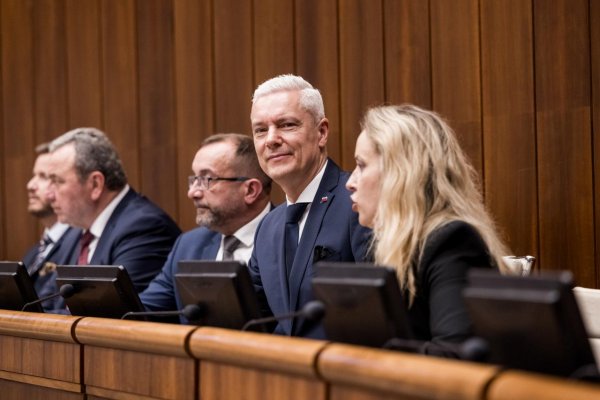 Koalícia má 78 poslancov, s Ferenčákom by som pracoval ďalej, tvrdí Fico