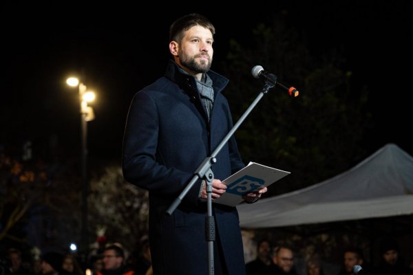 Šimečka: Váda podceňuje protestujúcich ľudí