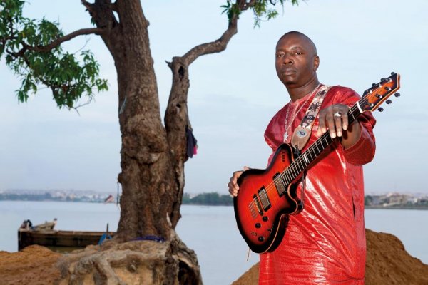 Vieux Farka Touré – muž, ktorý vyšiel z tieňa svojho otca