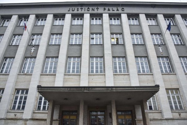 Právny zástupca unesenej študentky navrhol sprísniť kvalifikáciu voči obžalovanému