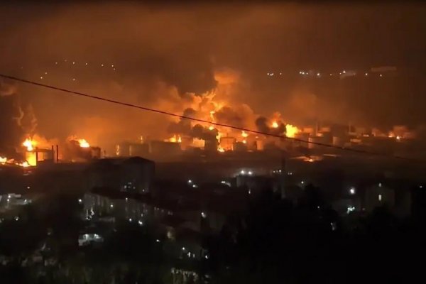 Ukrajina ONLINE: Po ukrajinskom útoku horí ropný terminál v Krasnodarskom kraji, oblasť zasiahli toxické emisie