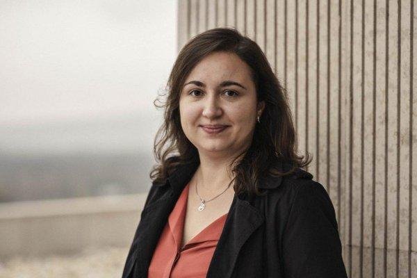 Slavomíra Henčeková: Len tak naoko