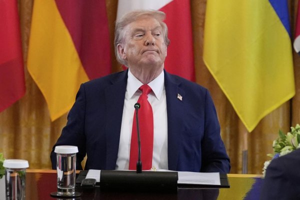 Trump pripustil, že Putin možno nebude chcieť dohodu; summit troch sa pripravuje