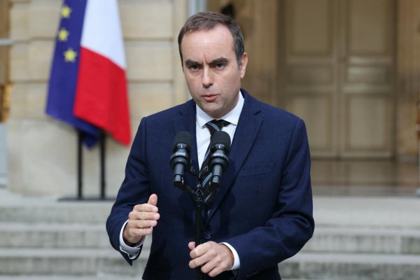 Nový francúzsky premiér Sébastien Lecornu rezignoval