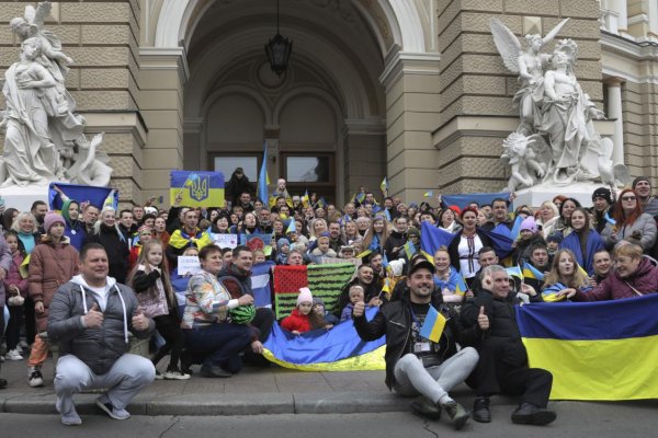 Do Chersonu sa po stiahnutí ruských síl vracia ukrajinská polícia aj médiá