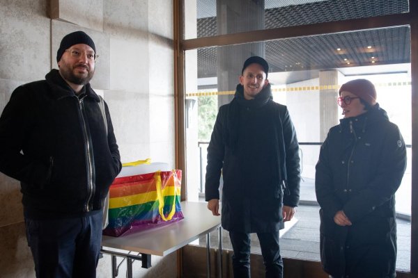 Situácia LGBTI+ komunity sa po teroristickom útoku zmenila veľmi málo, tvrdí Samotný