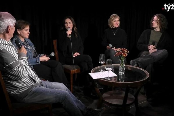 Diskusia ku 17. novembru v .klube pod lampou – tri známe ženy a jeden známy študent