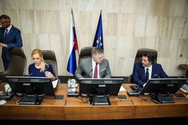 Premiér zvolal bezpečnostnú radu pred rokovaním s partnermi v Paríži - čo to znamená podľa Eugena Kordu