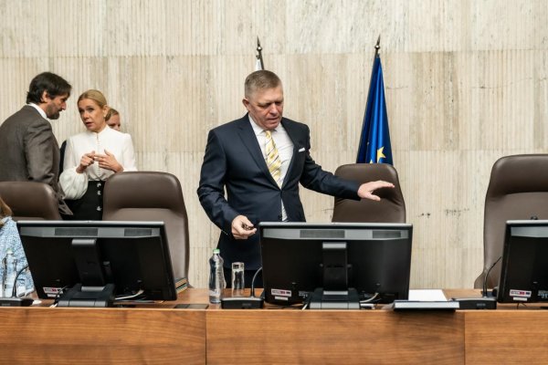 Fico: Pripravme sa i na iné alternatívy vývoja ako voľby v riadnom termíne