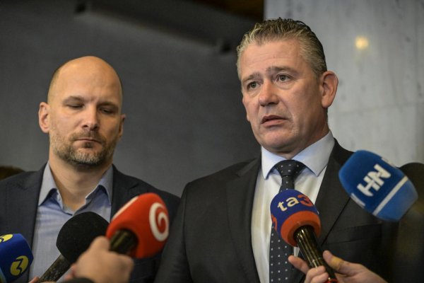 Hnutie Slovensko vyčíta Šutajovi Eštokovi, že pri vysvetľovaní nákupov zavádza