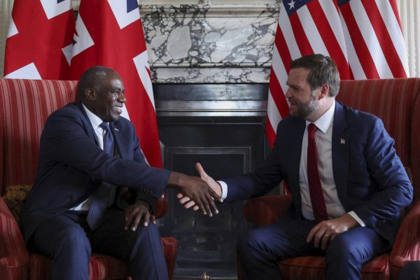 Británia a USA povedú schôdzku poradcov pre národnú bezpečnosť venovanú Kyjevu