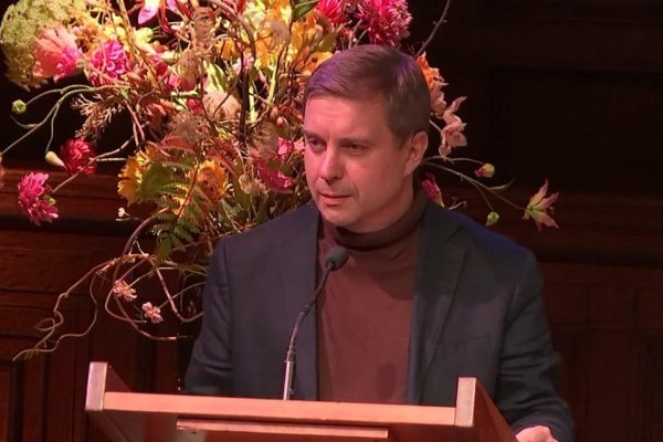 Rusko je krajina zombie, živým vzal Putin budúcnosť. Známy spisovateľ si pred svojou vlasťou neberie servítky