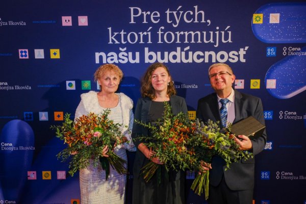 Učitelia, vďaka ktorým sa z poznania stáva dobrodružstvo – poznáme laureátov Ceny Dionýza Ilkoviča 2025