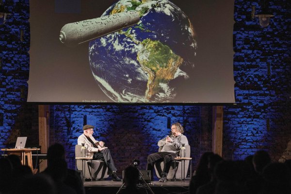 Kip Thorne diskutoval s Martinom Mojžišom