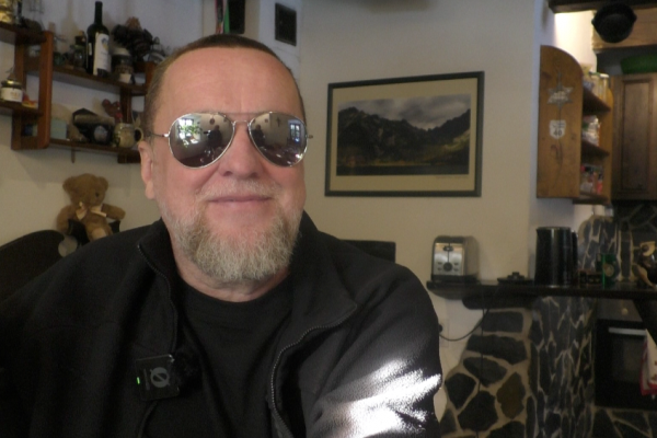 Volajú ho Whisky a dal prednosť životu mimo mesta