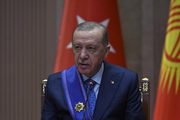 Erdoganov spojenec vyzval na ústavnú zmenu, aby mohol prezident opäť kandidovať