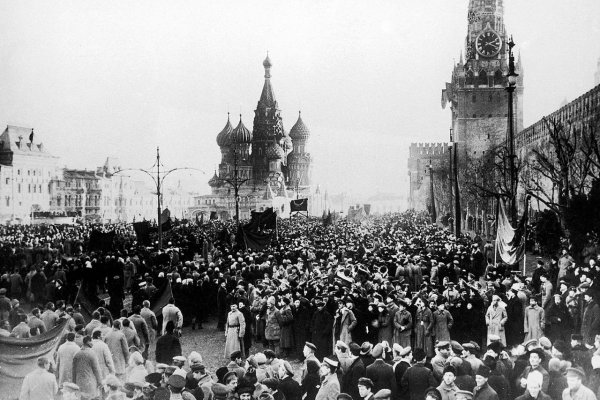 Esej: Revolúcie – naše neusporiadané dedičstvo