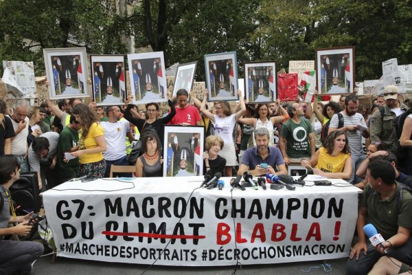 Vo Francúzsku sa protestuje proti samitu G7 a Macronovej klimatickej politike