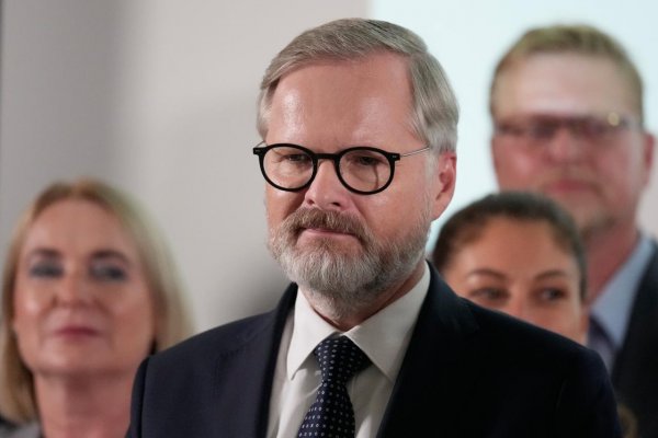 Česká vláda podala demisiu, vo funkcii zostane zhruba do Vianoc, Babiš sa neponáhľa