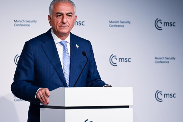 Syn iránskeho šacha Rezá Pahlaví vyzval Trumpa, aby pomohol Iráncom a skoncoval s islamskou republikou