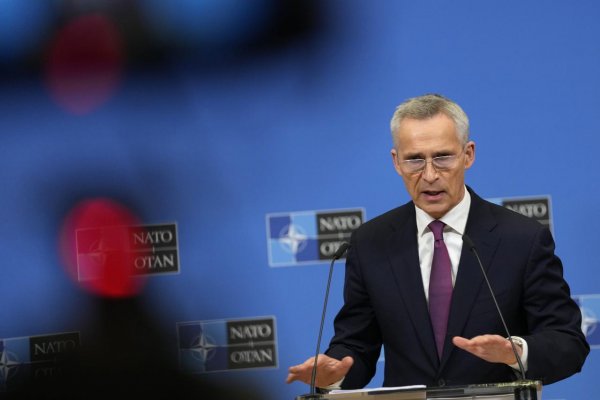 Čína pomáha ekonomike Ruska, uviedol Stoltenberg