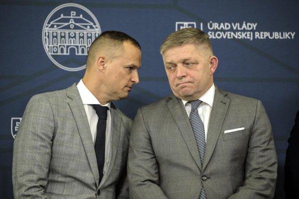 Ficov poradca Lindtner sa má v polovici februára postaviť pred súd