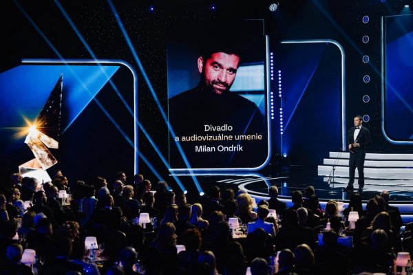 Krištáľové krídlo: Slabučké hryzkanie v časoch normalizácie