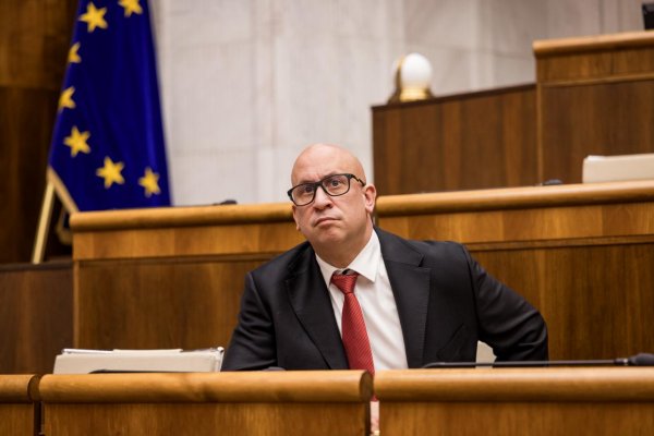 Demokrati trvajú na okamžitých opatreniach v Pezinku, Ráž by mal odstúpiť