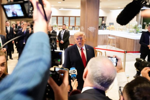 Trump a Zelenskyj sa zajtra stretnú v Davose